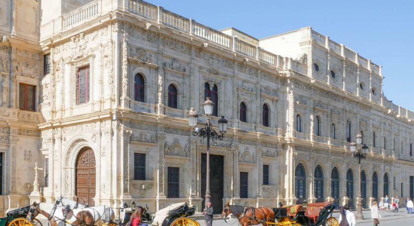Apartamento Murillo En El Prado Seville Exterior photo